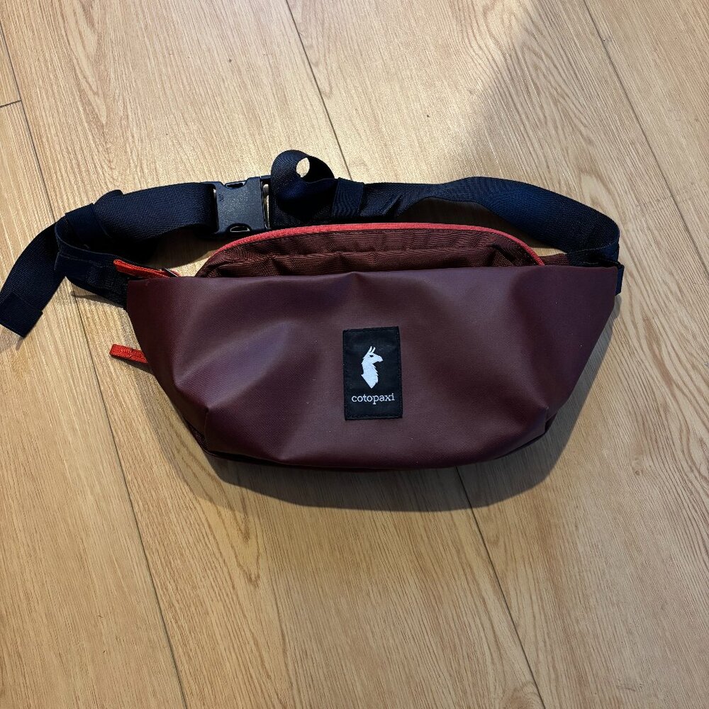 Cotopaxi Cada Dia Hip Pack in Wine/Chestnut/Rusty